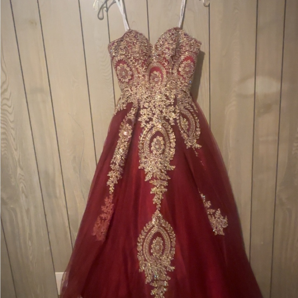 Camille La Vie Red and Gold Prom Gown Sweetheart Neckline
